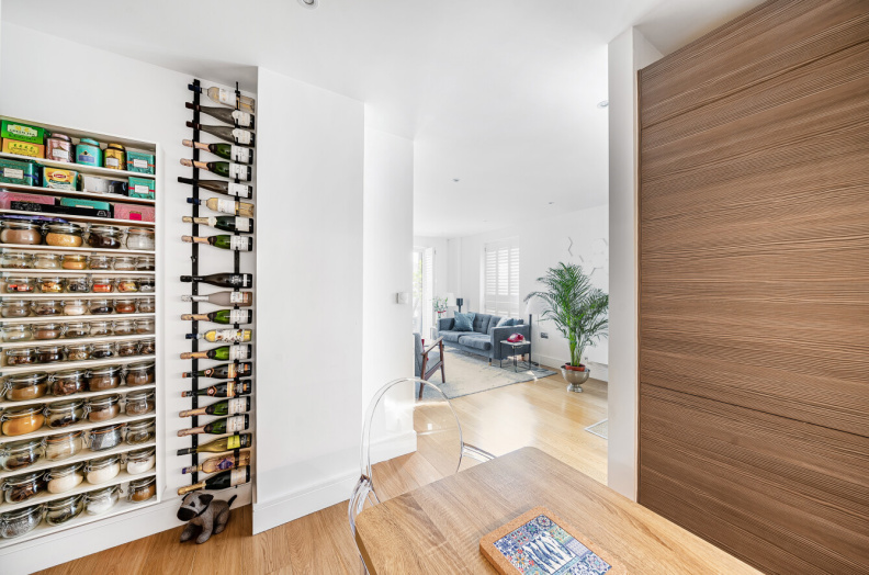 2 bedrooms apartments/flats to sale in Grove Park, Colindale-image 18