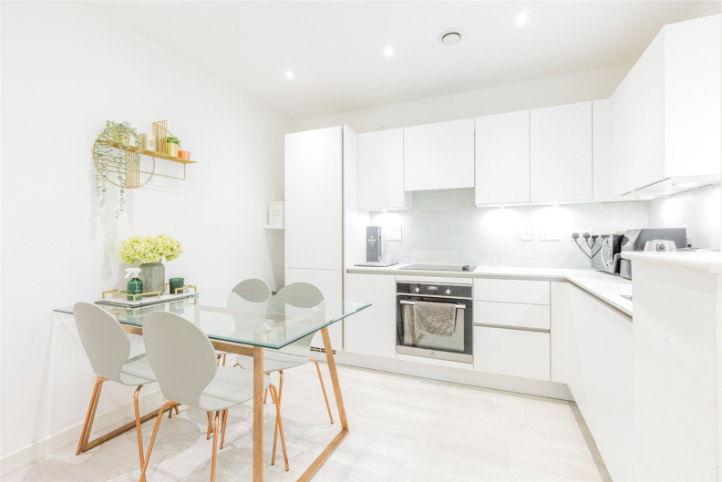 2 bedroom flat for Sale in Perryfield Way, Hendon, NW9, London