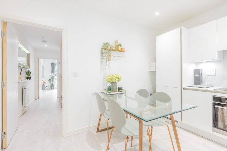 2 bedroom flat for Sale in Perryfield Way, Hendon, NW9, London