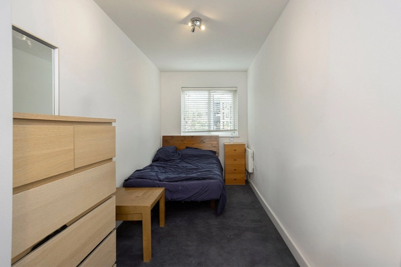 2 bedrooms apartments/flats to sale in Heritage Avenue, Beaufort Park-image 4