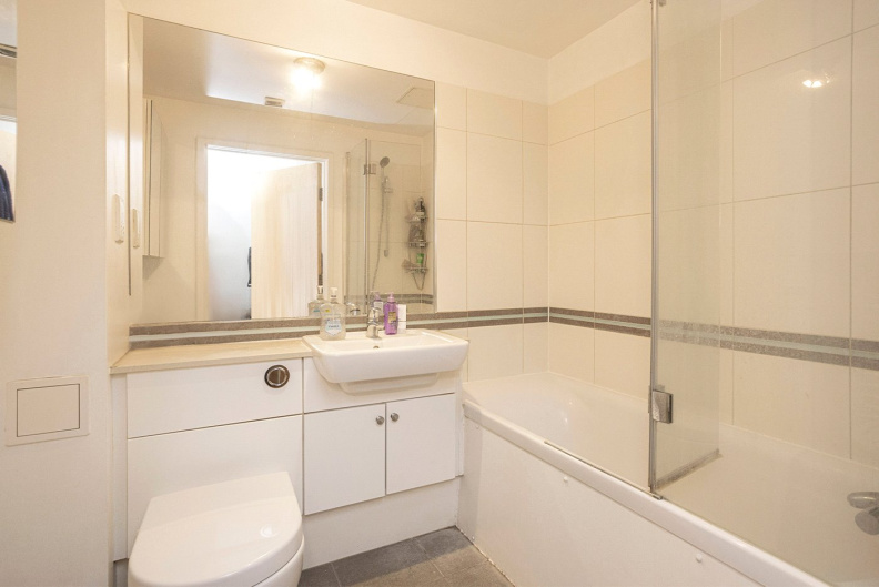 2 bedrooms apartments/flats for sale in Heritage Avenue, Beaufort Park - NW9 view 5