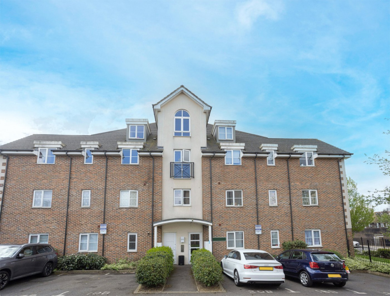 2 bedrooms apartments/flats to sale in Runway Close, Colindale-image 1