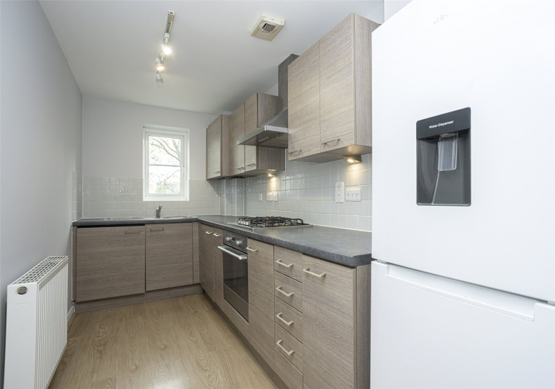 2 bedrooms apartments/flats to sale in Runway Close, Colindale-image 4