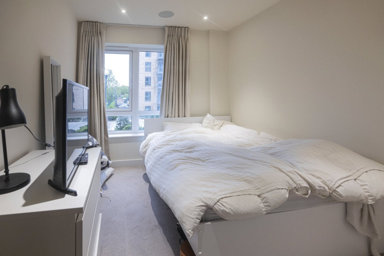 1 bedroom apartments/flats for sale in Beaufort Square, Beaufort Park - NW9 view 9