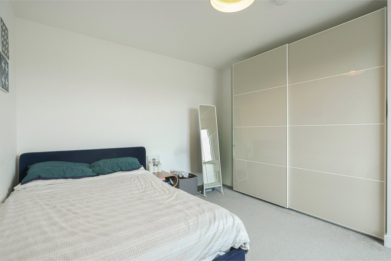 1 bedroom apartments/flats to sale in Lismore Boulevard, Colindale Gardens-image 3