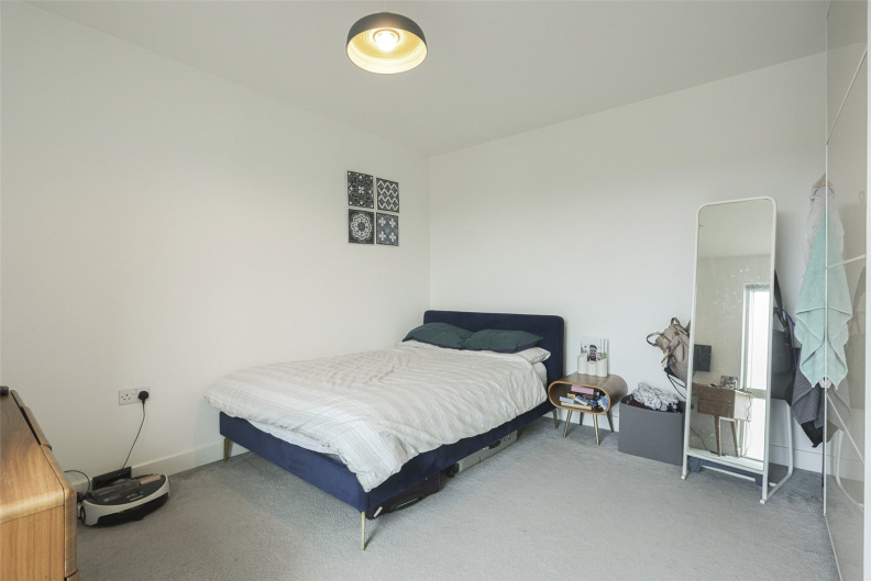 1 bedroom apartments/flats to sale in Lismore Boulevard, Colindale Gardens-image 15