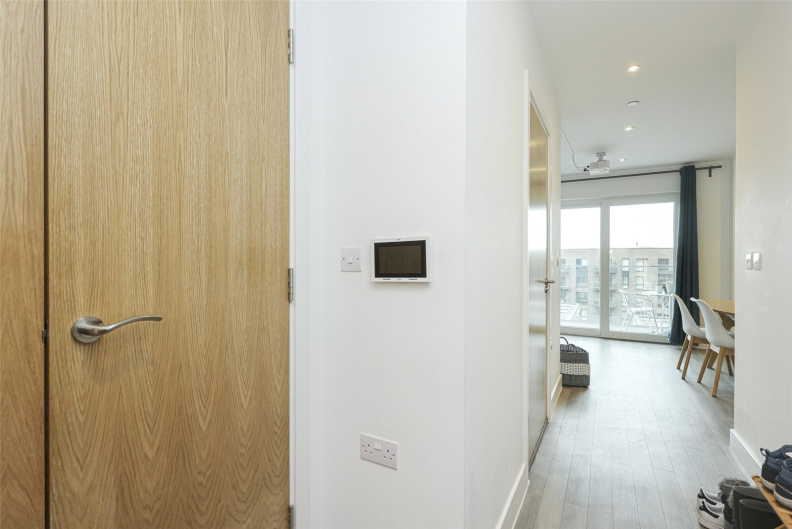 1 bedroom apartments/flats to sale in Lismore Boulevard, Colindale Gardens-image 13