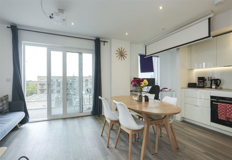 1 bedroom apartments/flats to sale in Lismore Boulevard, Colindale Gardens-image 11
