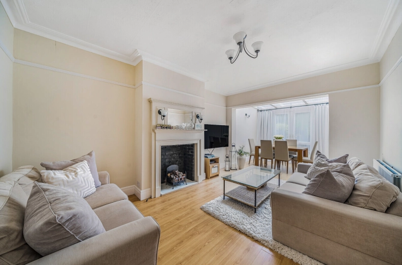 3 bedrooms houses to sale in Glendun Road, Acton-image 2