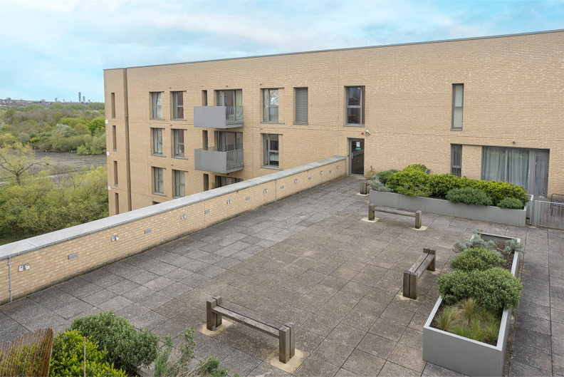 3 bedrooms apartments/flats to sale in Moorhen Drive, Hendon-image 4