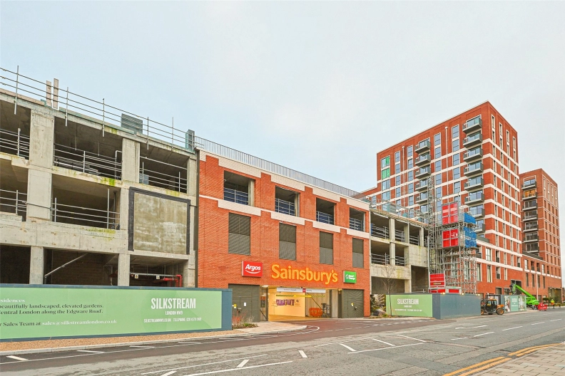 2 bedrooms apartments/flats for sale in The Hyde, Silkstream - NW9 view 8