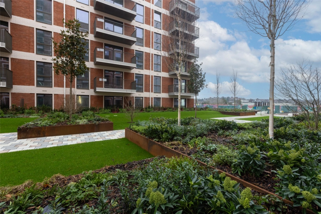 2 bedrooms apartments/flats for sale in Henshaw Parade, The Hyde, Colindale - NW9 view 14
