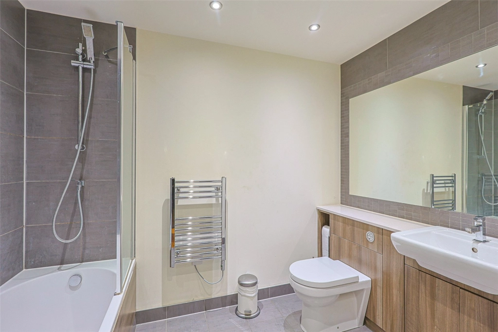 1 bedroom apartments/flats for sale in East Drive, Colindale - NW9 view 9