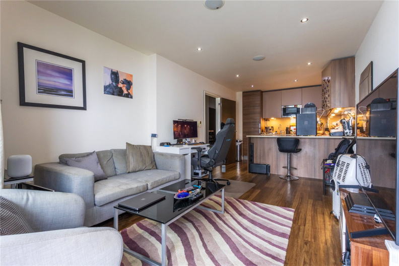 1 bedroom apartments/flats to sale in East Drive, Beaufort Park, Colindale-image 4