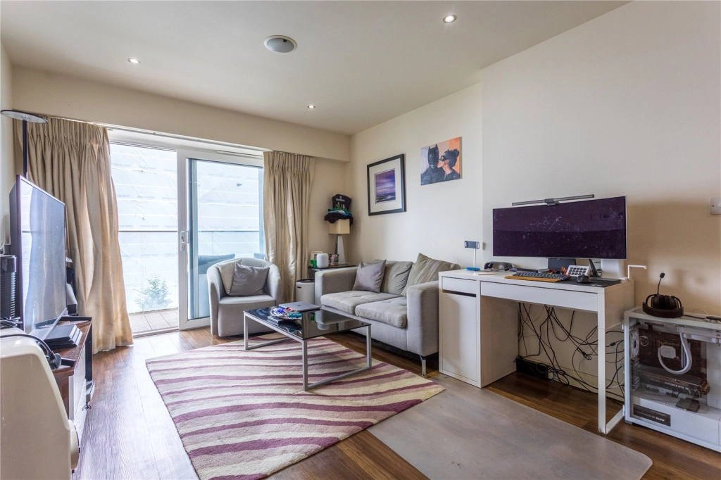 1 bedroom apartments/flats for sale in East Drive, Beaufort Park, Colindale - NW9 view 6