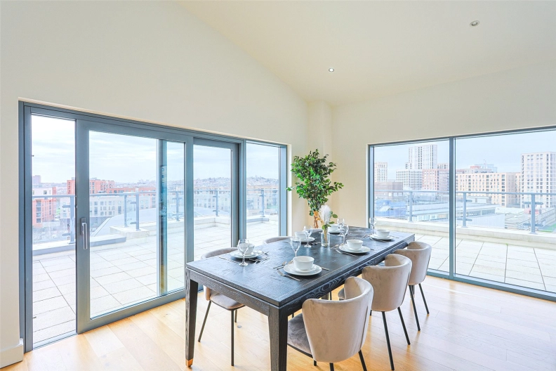 3 bedrooms apartments/flats for sale in Aerodrome Road, Beaufort Park, Colindale - NW9 view 4