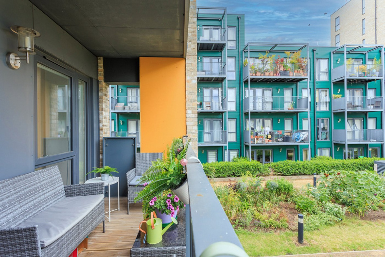 3 bedrooms apartments/flats for sale in Guardian Avenue, Colindale - NW9 view 9