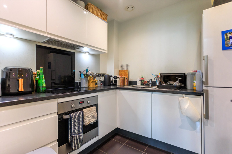 3 bedrooms apartments/flats for sale in Guardian Avenue, Colindale - NW9 view 8