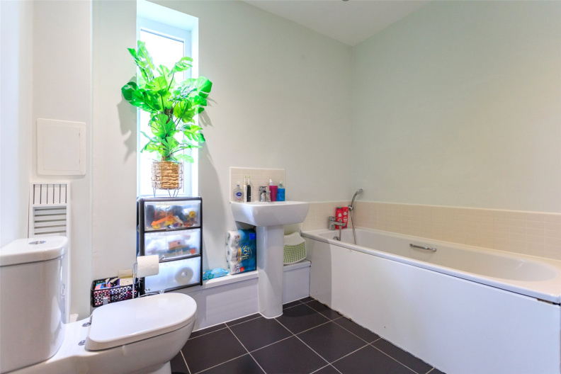 3 bedrooms apartments/flats for sale in Guardian Avenue, Colindale - NW9 view 10