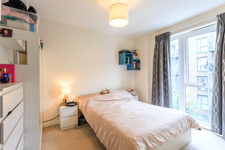 3 bedrooms apartments/flats for sale in Guardian Avenue, Colindale - NW9 view 5