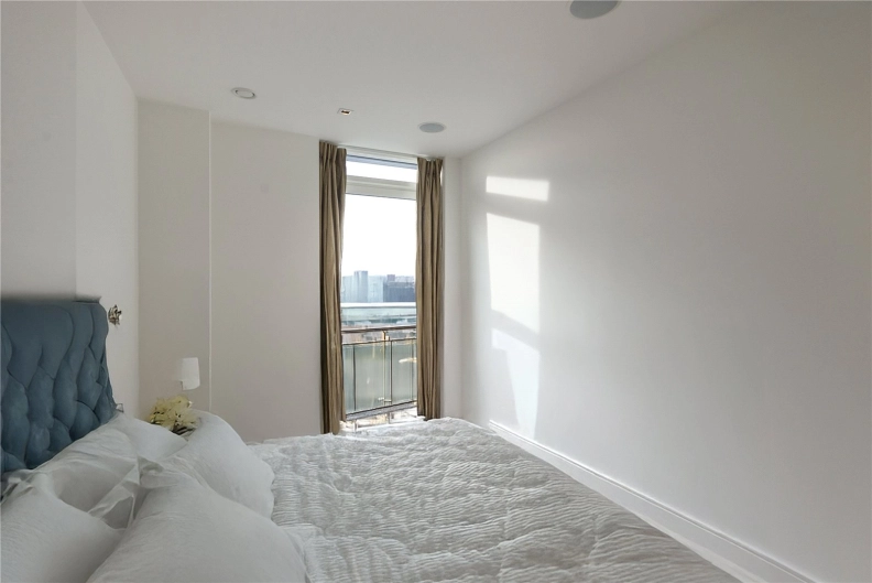 3 bedrooms apartments/flats for sale in Longfield Avenue, Ealing - W5 view 8