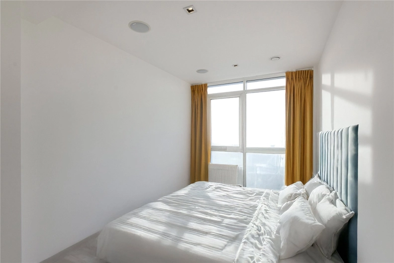 3 bedrooms apartments/flats for sale in Longfield Avenue, Ealing - W5 view 9
