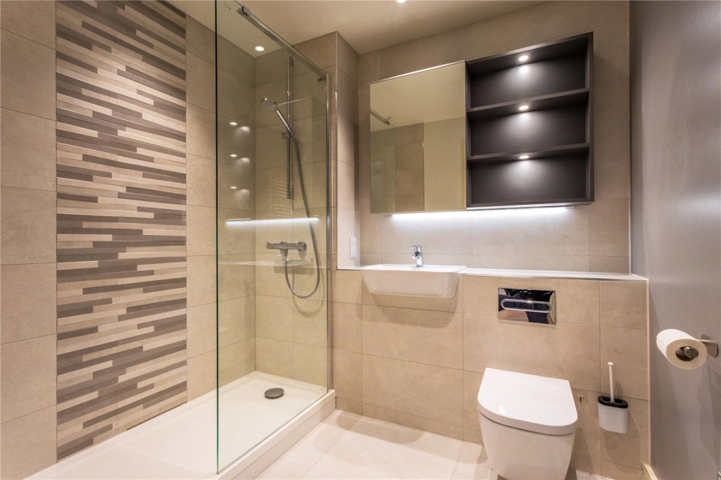 Studio apartments/flats for sale in Greenleaf Walk, Southall - UB1 view 4