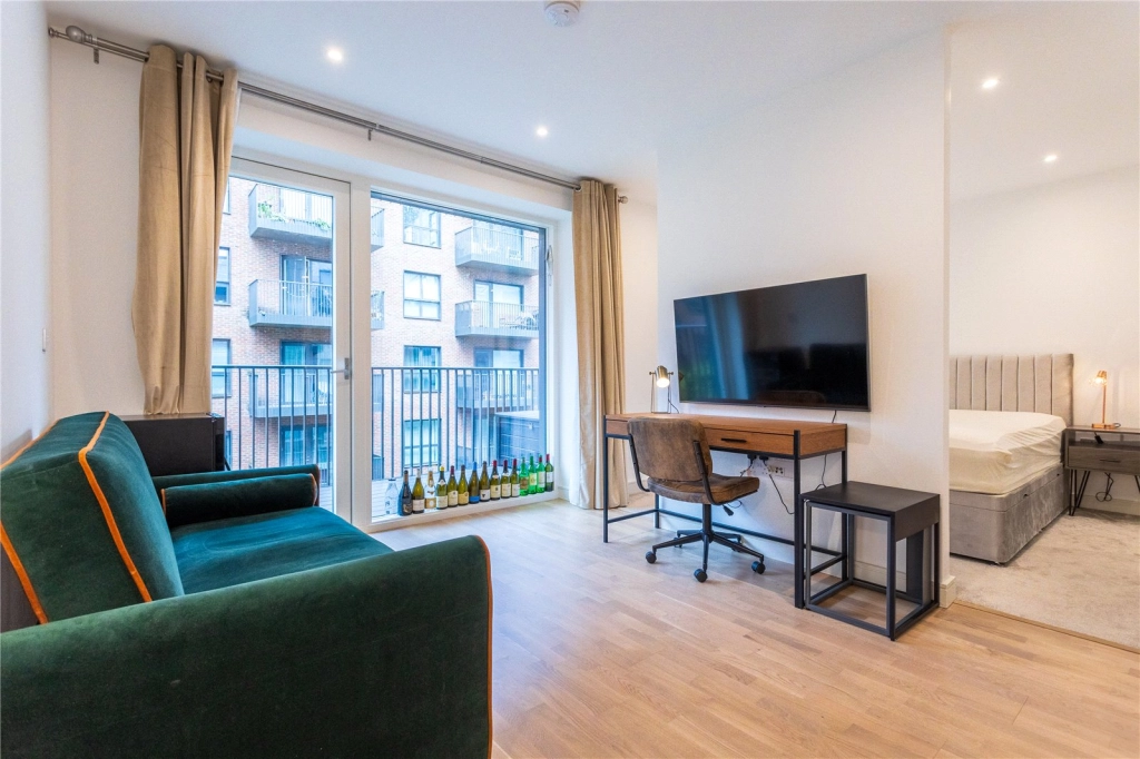 Studio apartments/flats for sale in Greenleaf Walk, Southall - UB1 view 12
