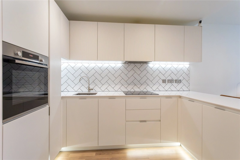 Studio apartments/flats for sale in Greenleaf Walk, Southall - UB1 view 10