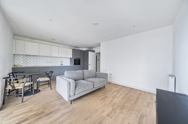Greenleaf Walk, Southall - UB1 view 16