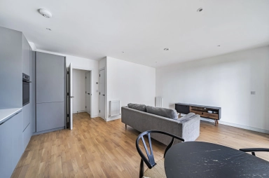 Greenleaf Walk, Southall - UB1 view 17