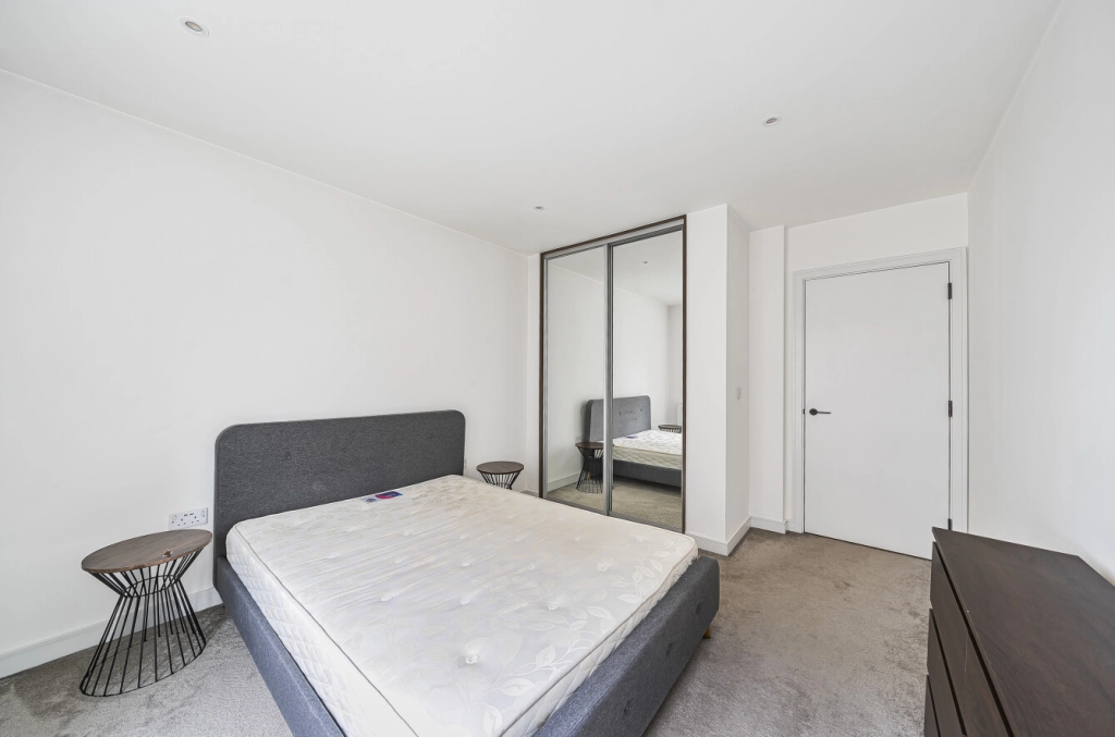 1 bedroom apartments/flats for sale in Greenleaf Walk, Southall - UB1 view 19