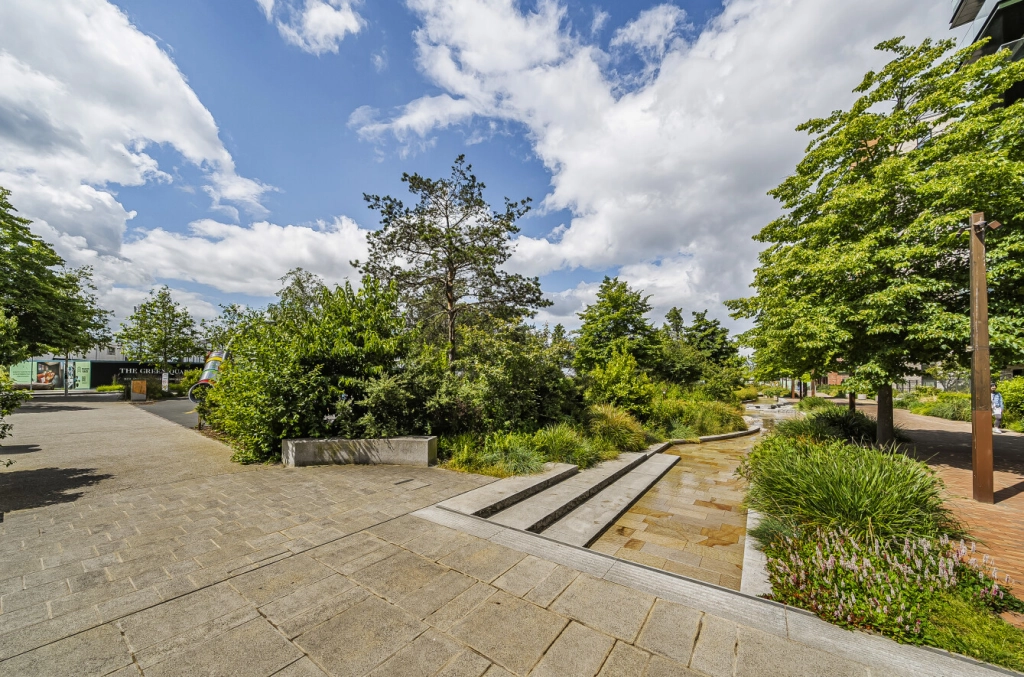 1 bedroom apartments/flats for sale in Greenleaf Walk, Southall - UB1 view 13