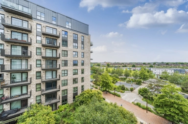 Greenleaf Walk, Southall - UB1 view 10