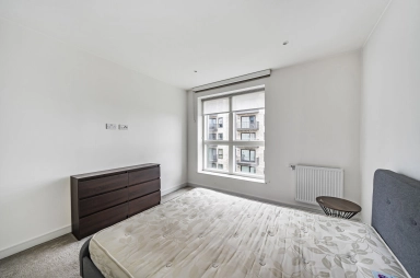 Greenleaf Walk, Southall - UB1 view 20