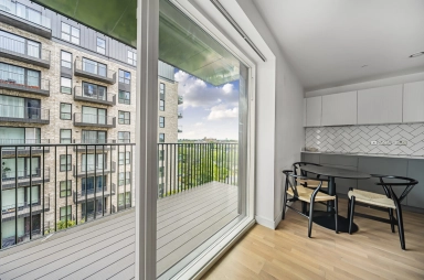Greenleaf Walk, Southall - UB1 view 18