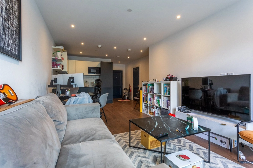 1 bedroom apartments/flats for sale in Filmworks Walk, Ealing - W5 view 2
