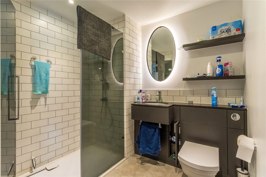 1 bedroom apartments/flats for sale in Filmworks Walk, Ealing - W5 view 8