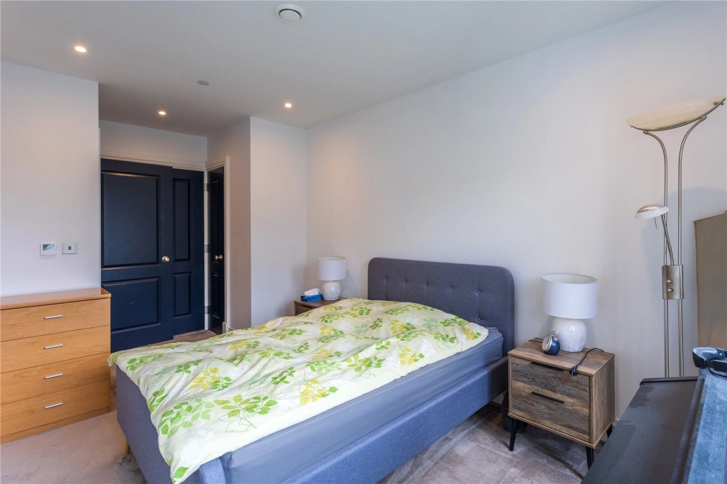 1 bedroom apartments/flats for sale in Filmworks Walk, Ealing - W5 view 7