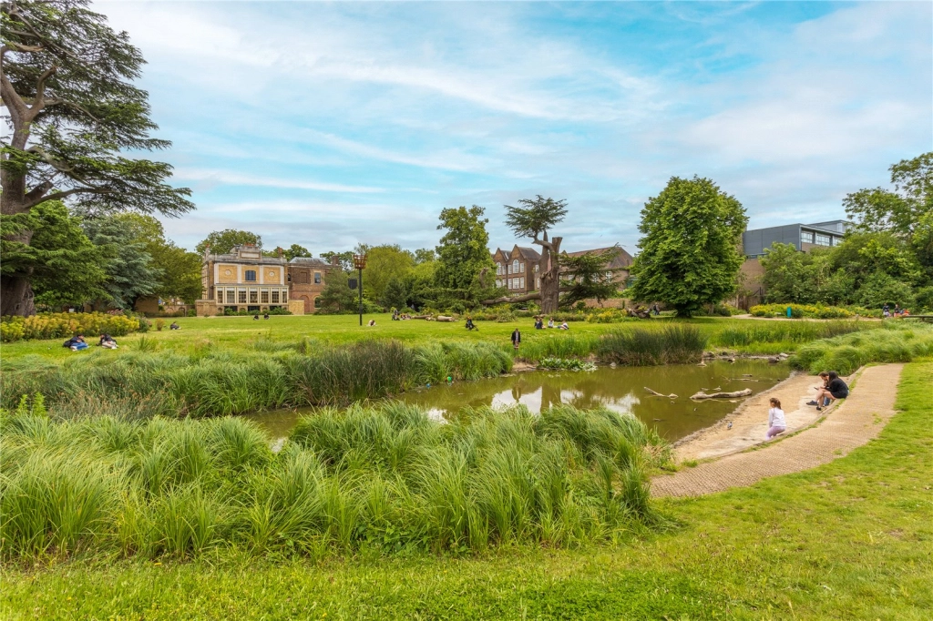 1 bedroom apartments/flats for sale in Filmworks Walk, Ealing - W5 view 14