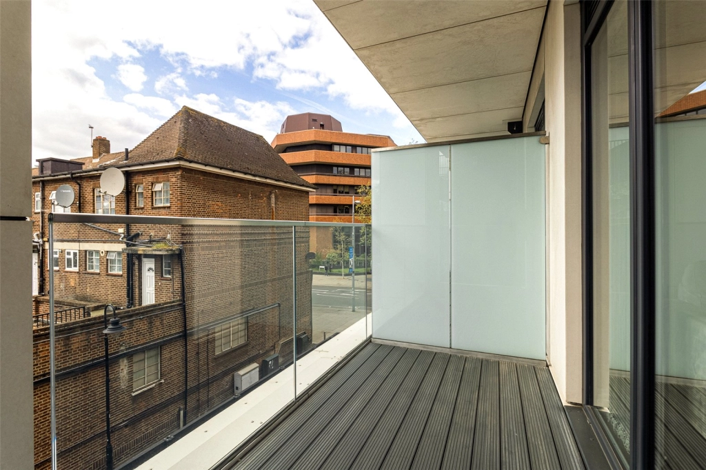 1 bedroom apartments/flats for sale in Filmworks Walk, Ealing - W5 view 12