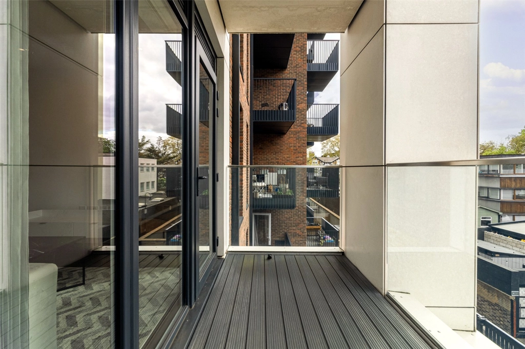 1 bedroom apartments/flats for sale in Filmworks Walk, Ealing - W5 view 13