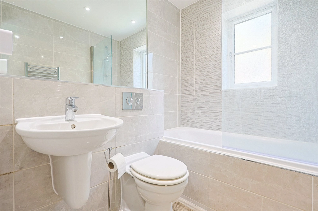 1 bedroom apartments/flats for sale in Palomino Close, Hayes - UB4 view 9