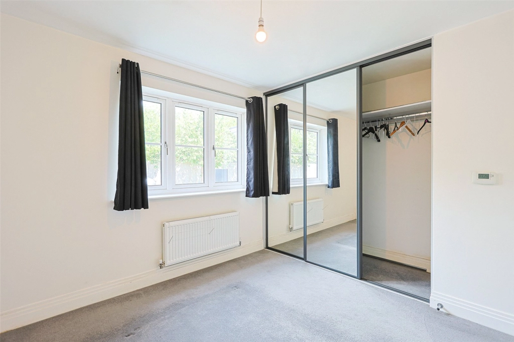1 bedroom apartments/flats for sale in Palomino Close, Hayes - UB4 view 4