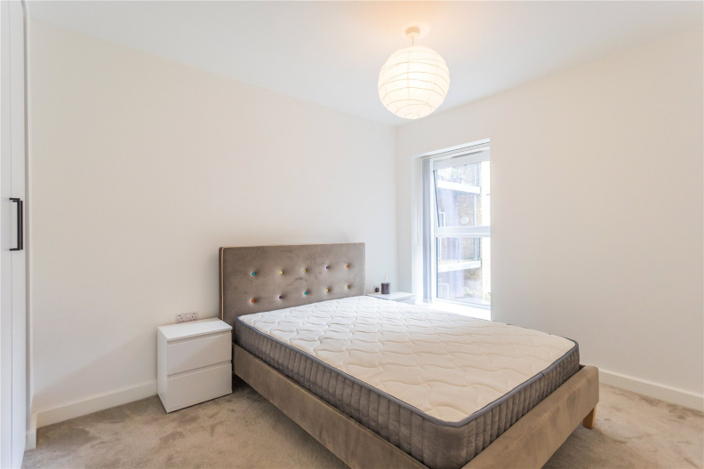 1 bedroom apartments/flats to sale in Beaufort Square, Colindale-image 5