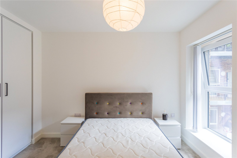 1 bedroom apartments/flats to sale in Beaufort Square, Colindale-image 16