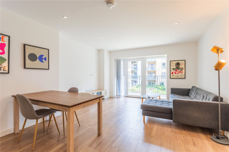 1 bedroom apartments/flats to sale in Beaufort Square, Colindale-image 4