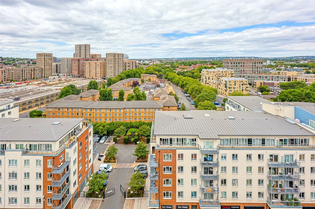 3 bedrooms apartments/flats for sale in Heritage Avenue, Beaufort Park, Colindale - NW9 view 11