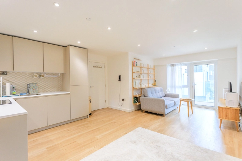 1 bedroom apartments/flats for sale in Caversham Road, Colindale - NW9 view 4