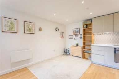 Caversham Road, Colindale - NW9 view 15